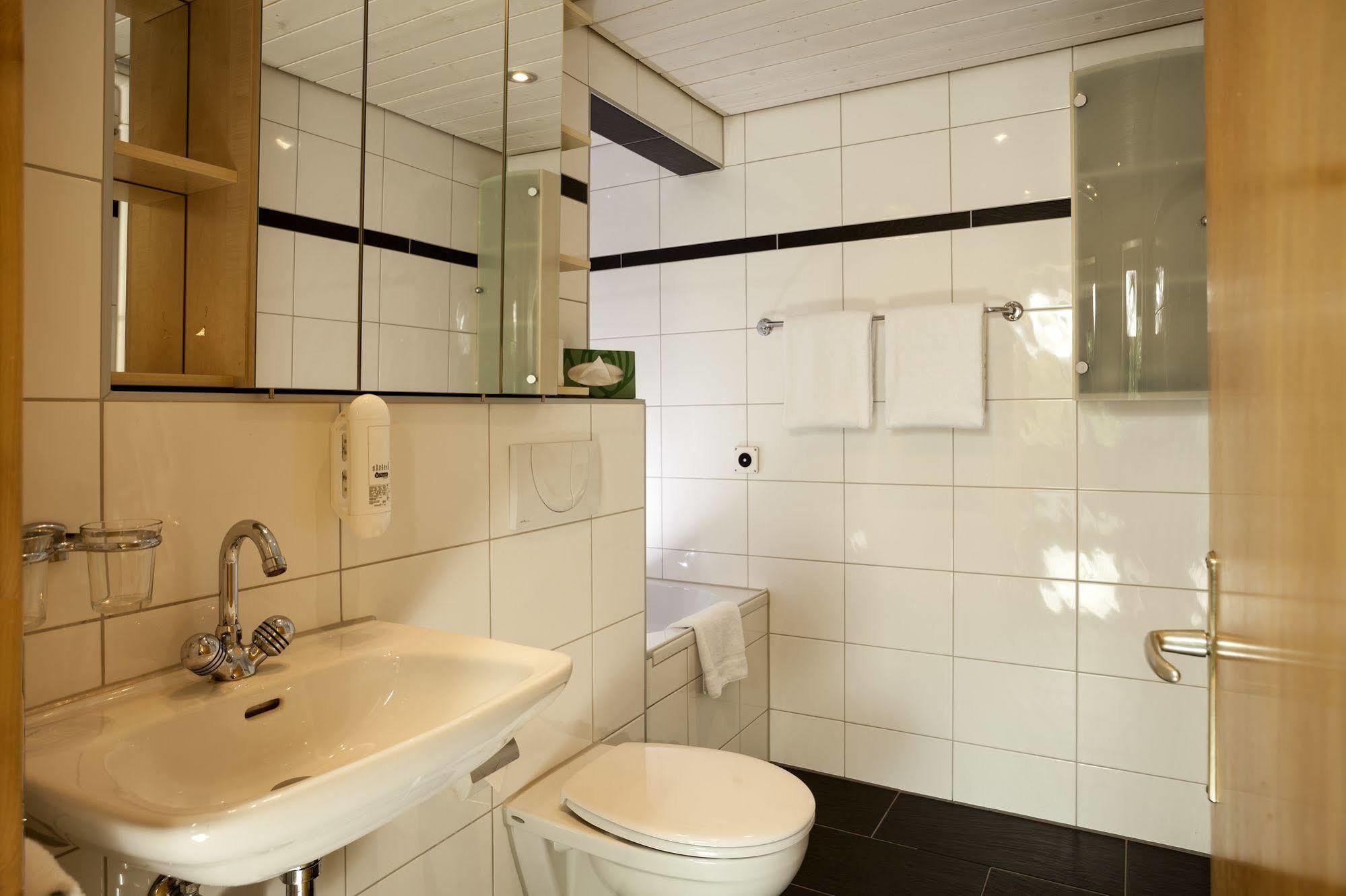 Hotel Waldrand Lenk